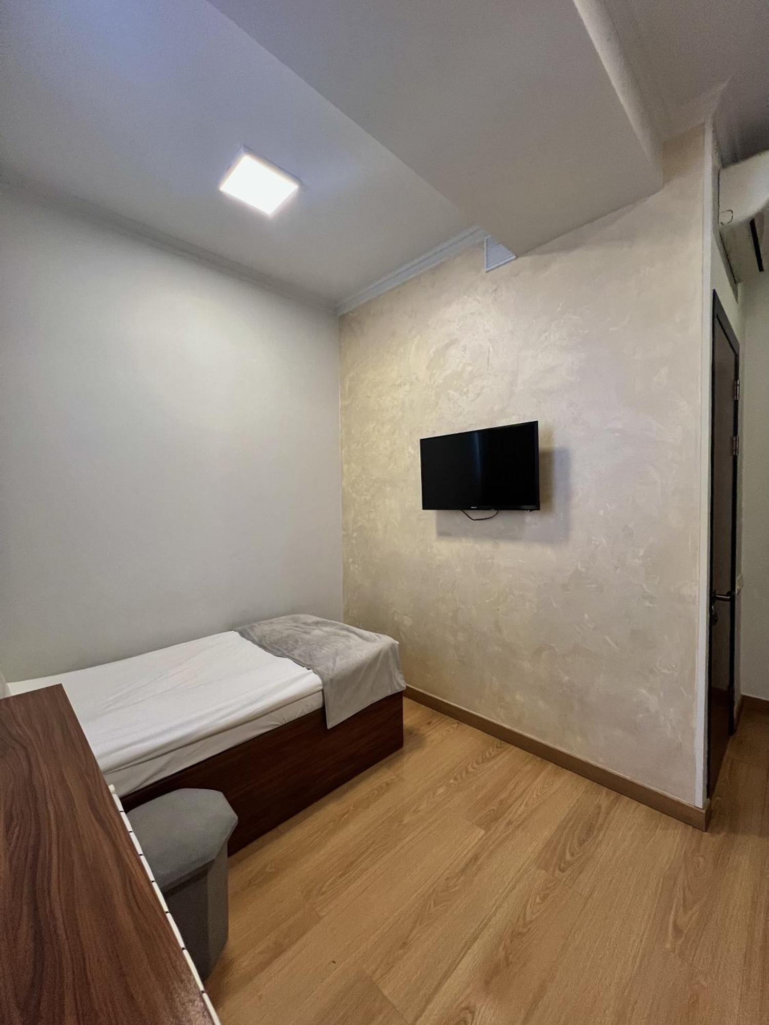 Mashtots Hotel Yerevan Ngoại thất bức ảnh