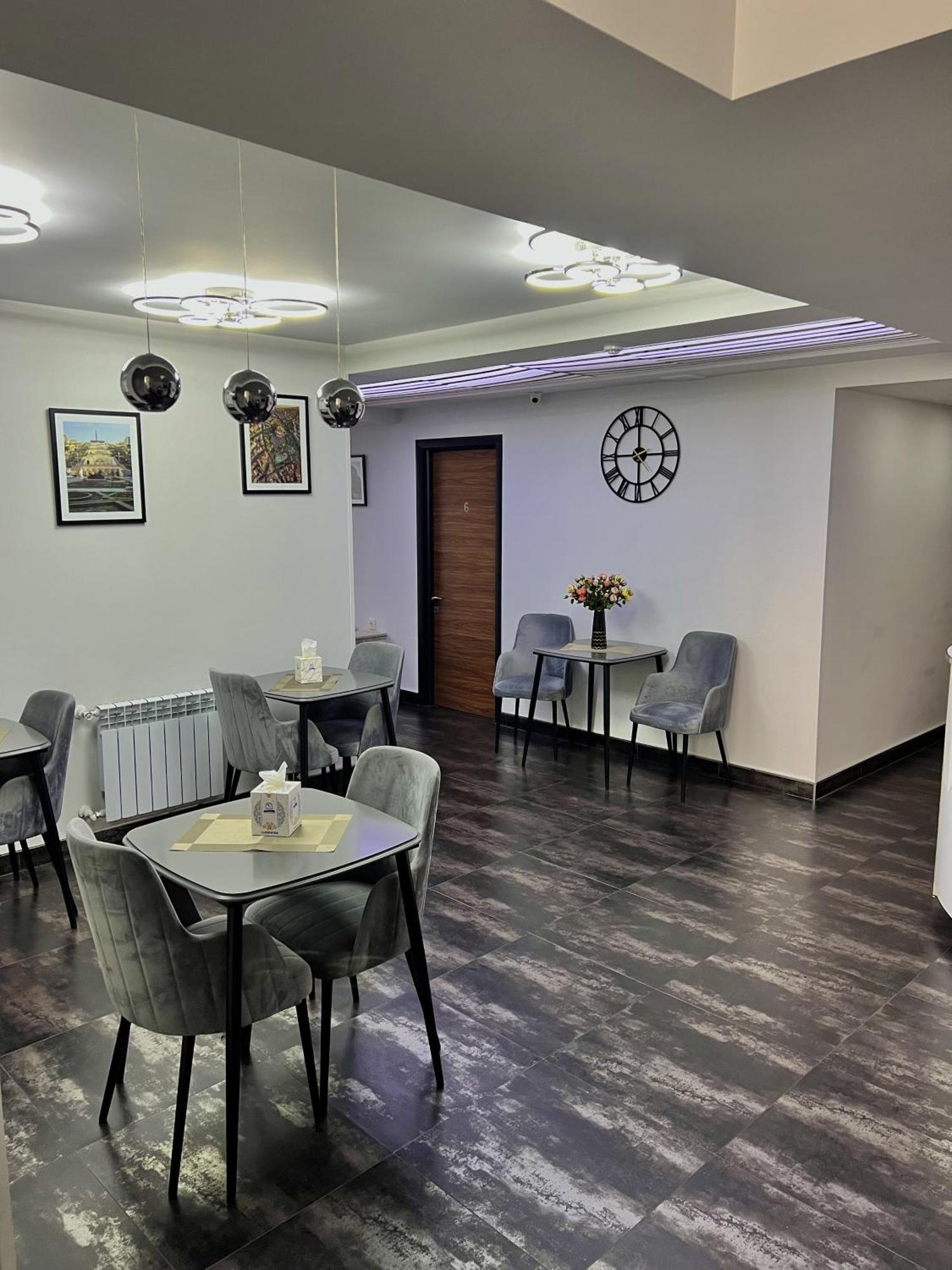 Mashtots Hotel Yerevan Ngoại thất bức ảnh