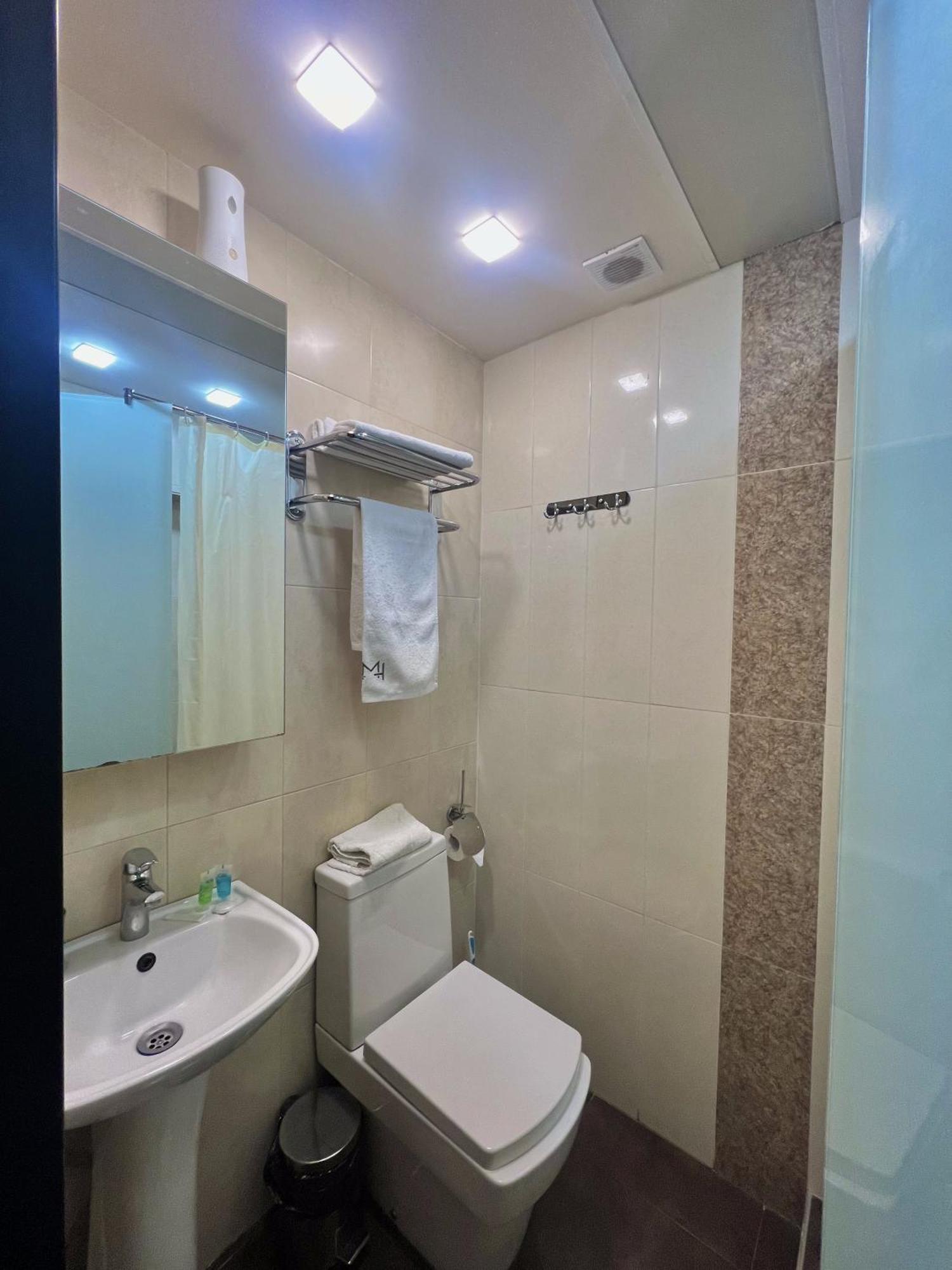 Mashtots Hotel Yerevan Ngoại thất bức ảnh