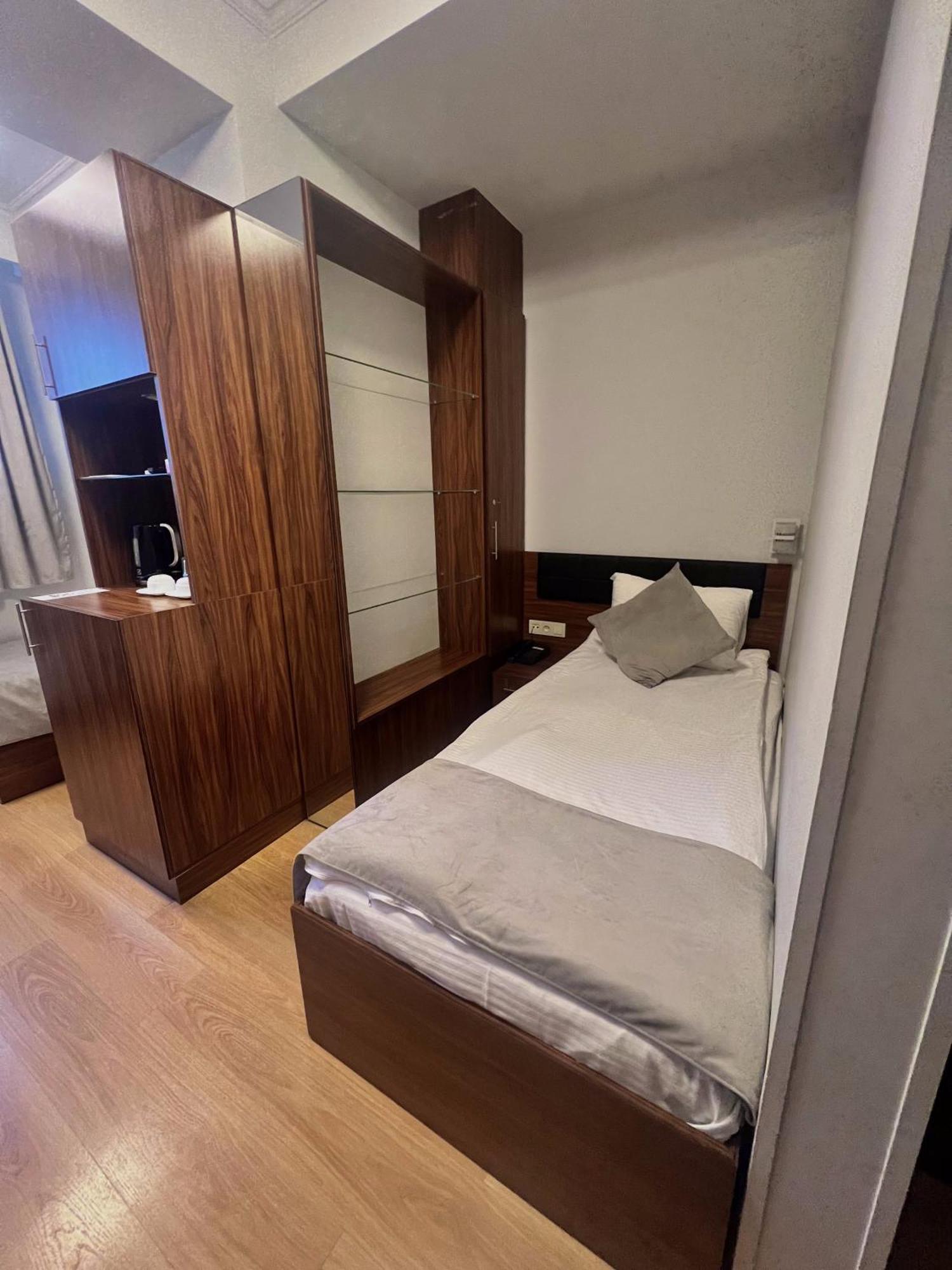 Mashtots Hotel Yerevan Ngoại thất bức ảnh