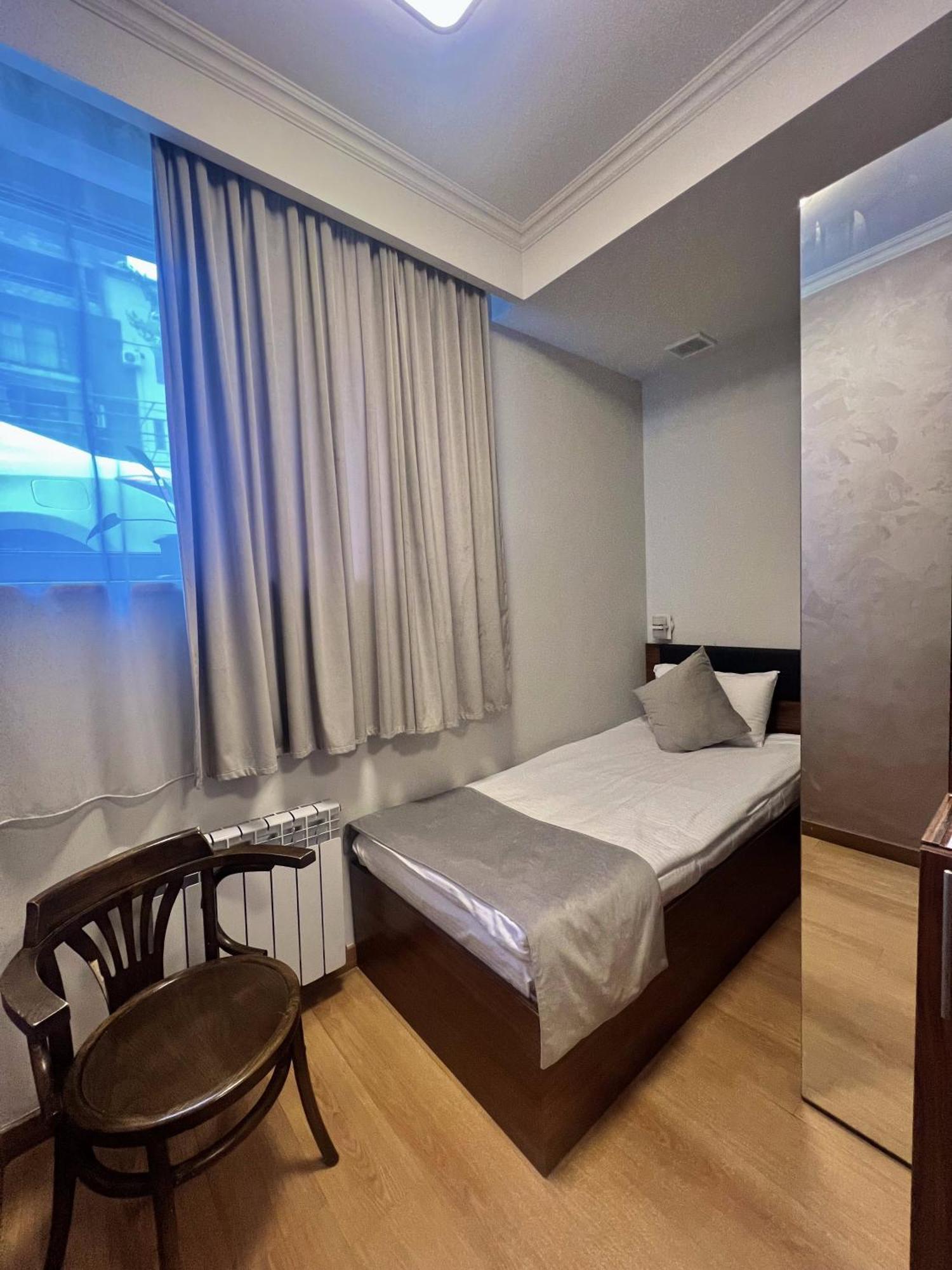 Mashtots Hotel Yerevan Ngoại thất bức ảnh