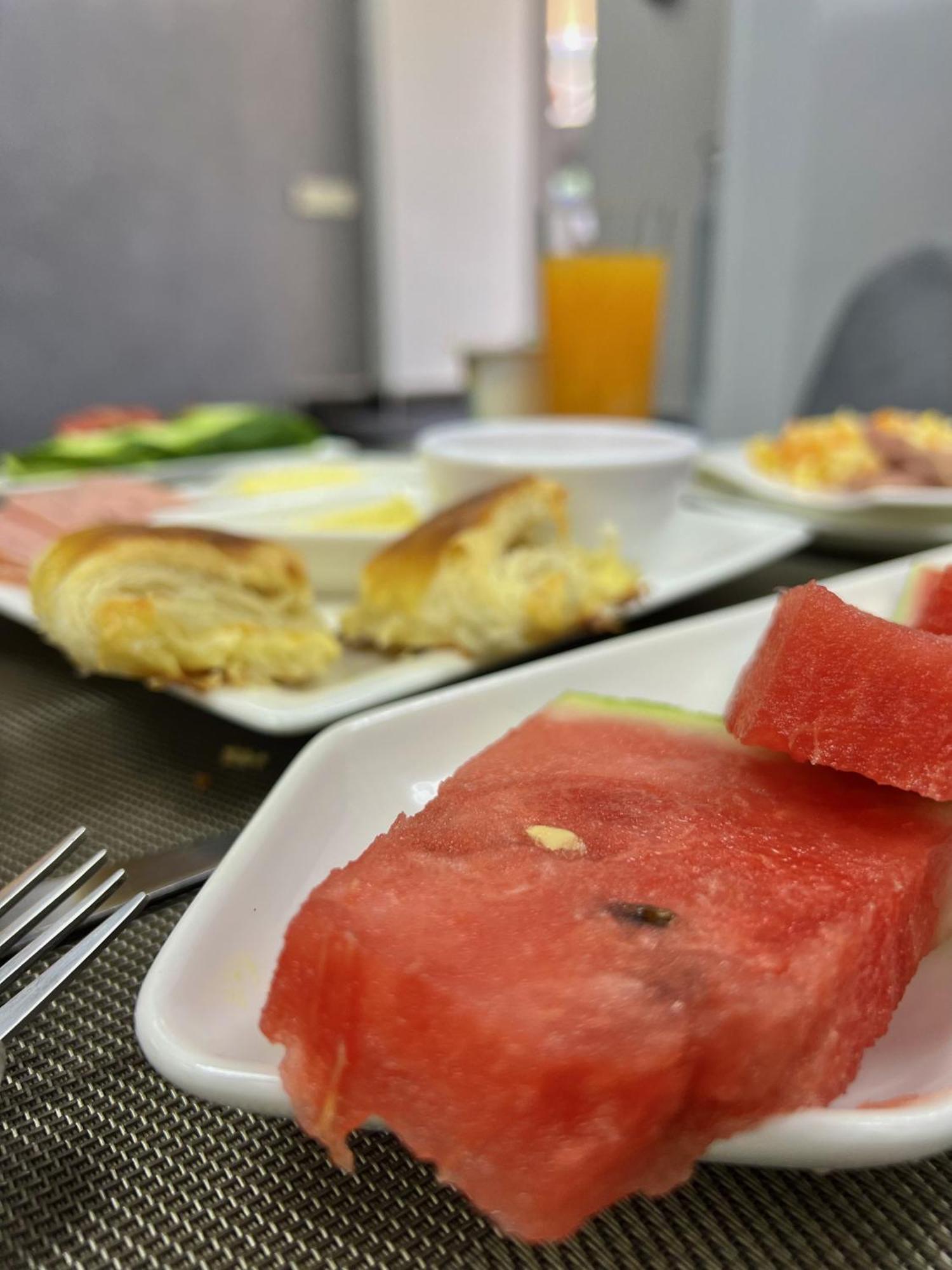 Mashtots Hotel Yerevan Ngoại thất bức ảnh